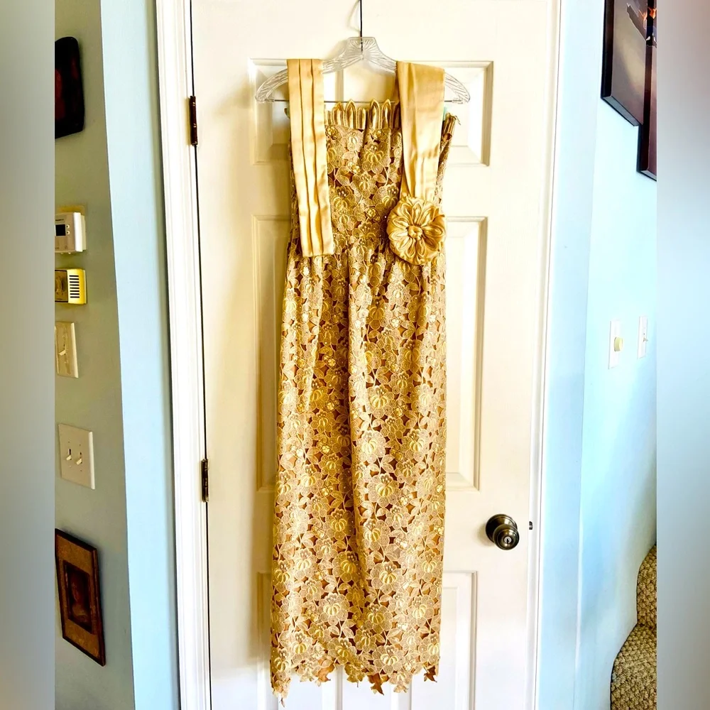 Handmade Design Champagne Lace Strapless Sparkle Gown. - Picture 6 of 9